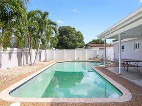 7829 NW 3rd Pl, Margate FL 33063