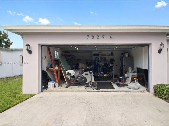 7829 NW 3rd Pl, Margate FL 33063