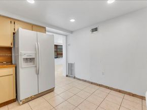 4296 E 9th Ln, Hialeah FL 33013