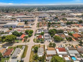 4296 E 9th Ln, Hialeah FL 33013