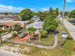 4296 E 9th Ln, Hialeah FL 33013