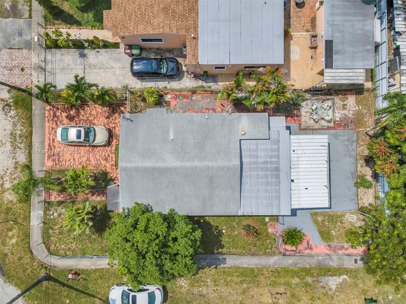 4296 E 9th Ln, Hialeah FL 33013