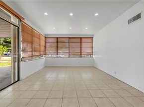 4296 E 9th Ln, Hialeah FL 33013