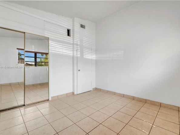 4296 E 9th Ln, Hialeah FL 33013