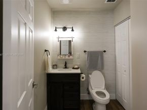 19450 SW 125th Ave, Miami FL 33177