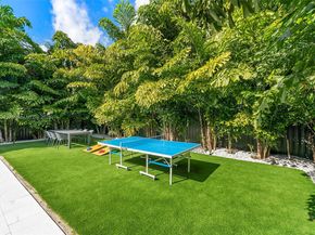 6529 SW 30th St, Miami FL 33155