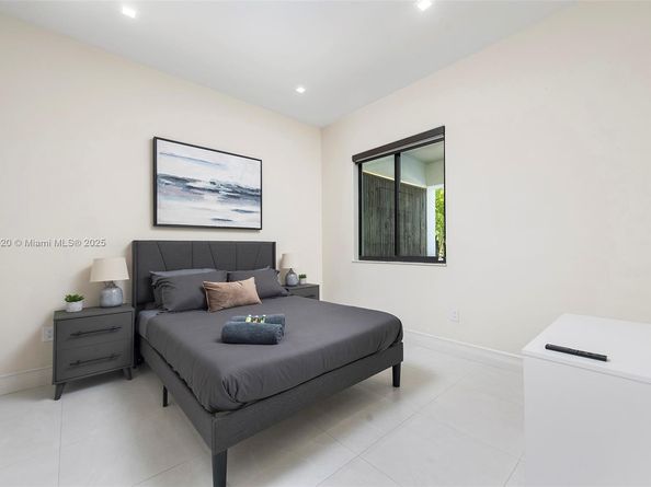 6529 SW 30th St, Miami FL 33155