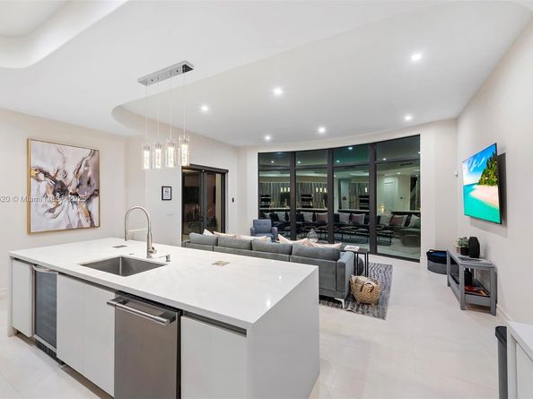6529 SW 30th St, Miami FL 33155