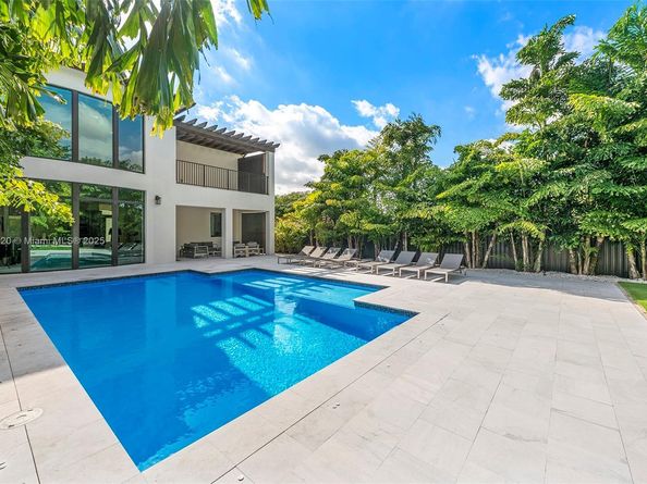 6529 SW 30th St, Miami FL 33155