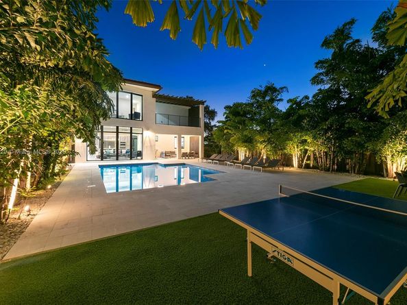 6529 SW 30th St, Miami FL 33155