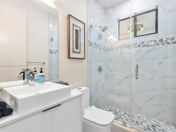 6529 SW 30th St, Miami FL 33155