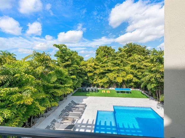 6529 SW 30th St, Miami FL 33155