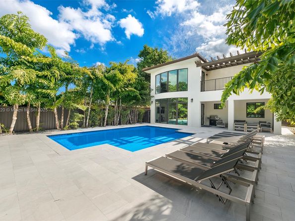 6529 SW 30th St, Miami FL 33155