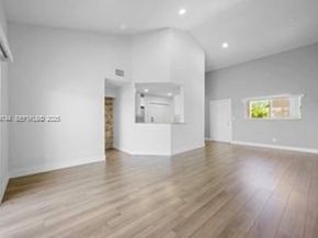 3425 NW 44th St 204, Oakland Park FL 33309