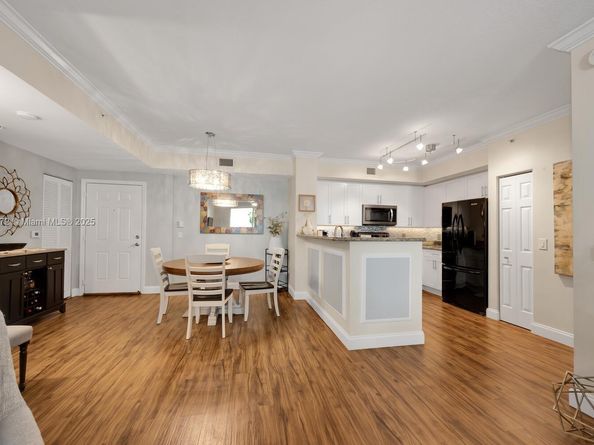 2421 NE 65th St 211, Fort Lauderdale FL 33308