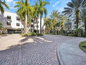 2421 NE 65th St 211, Fort Lauderdale FL 33308