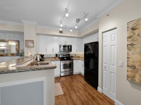 2421 NE 65th St 211, Fort Lauderdale FL 33308