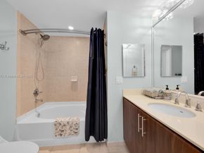 2421 NE 65th St 211, Fort Lauderdale FL 33308