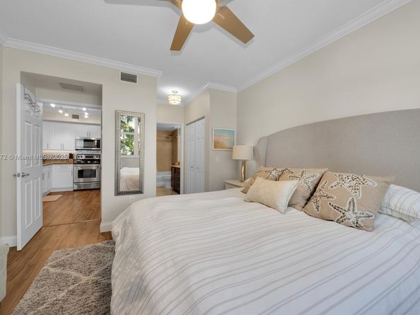 2421 NE 65th St 211, Fort Lauderdale FL 33308