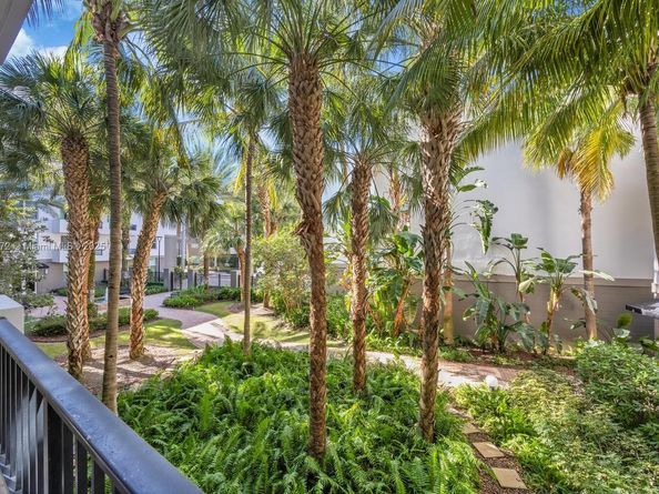 2421 NE 65th St 211, Fort Lauderdale FL 33308