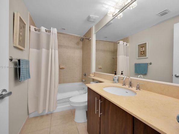 2421 NE 65th St 211, Fort Lauderdale FL 33308