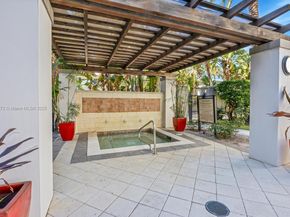 2421 NE 65th St 211, Fort Lauderdale FL 33308