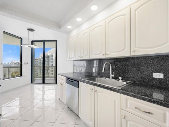 20191 E Country Club Dr 2603, Aventura FL 33180