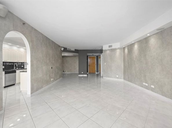 20191 E Country Club Dr 2603, Aventura FL 33180