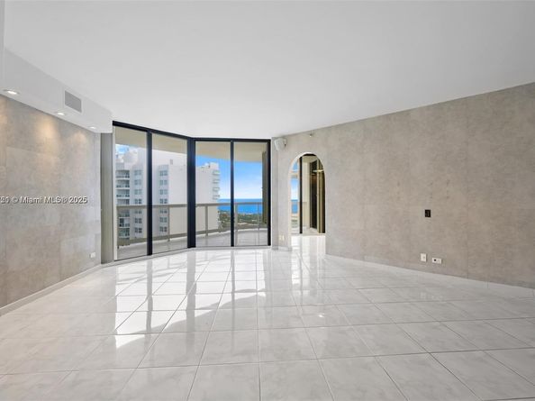 20191 E Country Club Dr 2603, Aventura FL 33180