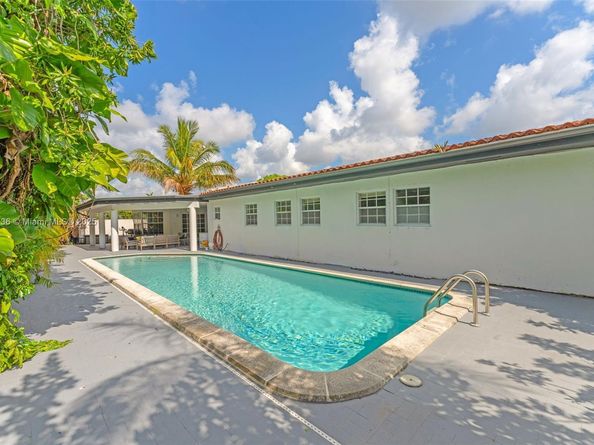 9350 SW 88th Ter, Miami FL 33176