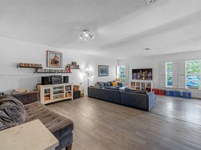9350 SW 88th Ter, Miami FL 33176