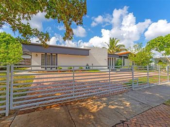 9350 SW 88th Ter