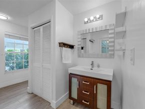 9350 SW 88th Ter, Miami FL 33176