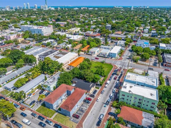 625 SW 16th Ave, Miami FL 33135