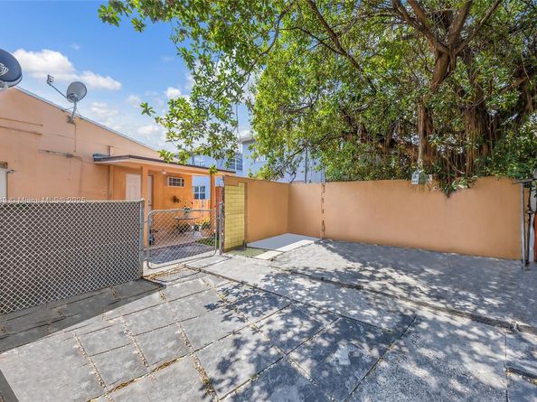 625 SW 16th Ave, Miami FL 33135