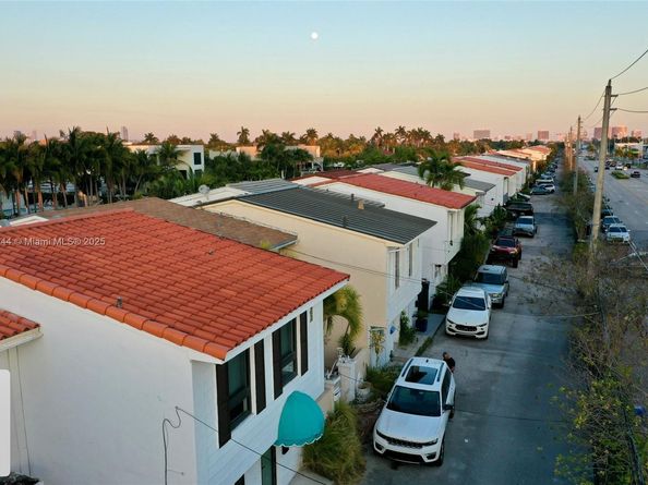 1945 NE 123rd St, North Miami FL 33181