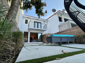 1945 NE 123rd St, North Miami FL 33181