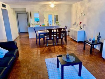 319 NE 14th Ave