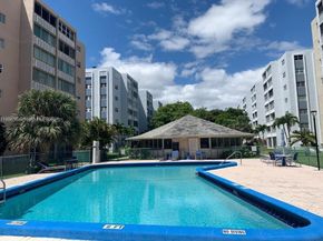 319 NE 14th Ave 702, Hallandale Beach FL 33009