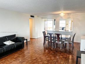 319 NE 14th Ave 702, Hallandale Beach FL 33009