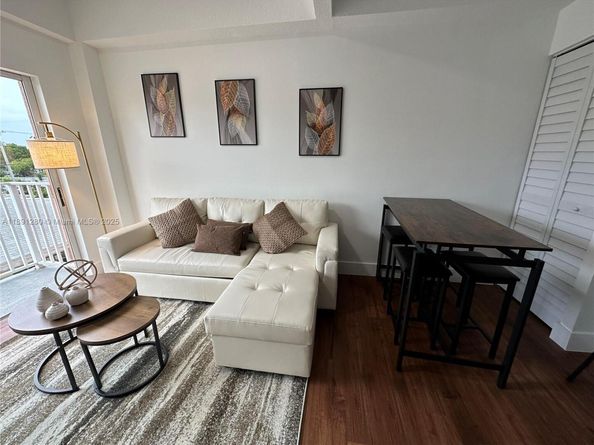 1638 SW 3rd St 303, Miami FL 33135