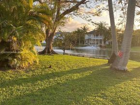 11820 SW 69th Ct, Pinecrest FL 33156