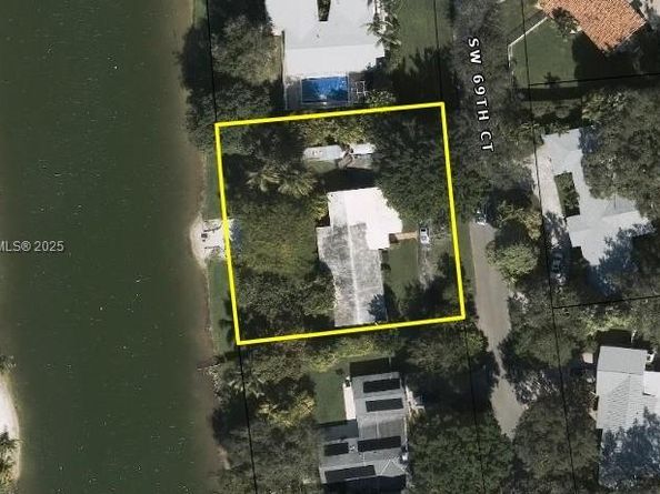 11820 SW 69th Ct, Pinecrest FL 33156
