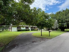 11820 SW 69th Ct, Pinecrest FL 33156