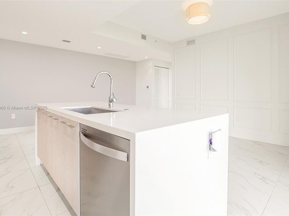 2000 Metropica Way 2501, Sunrise FL 33323