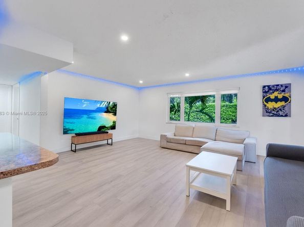 4801 University Dr, Coral Gables FL 33146