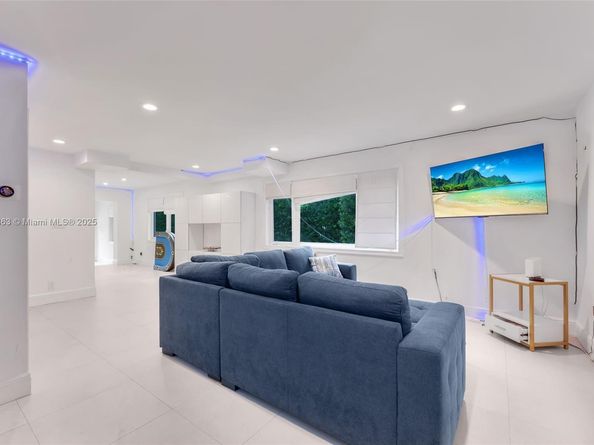 4801 University Dr, Coral Gables FL 33146