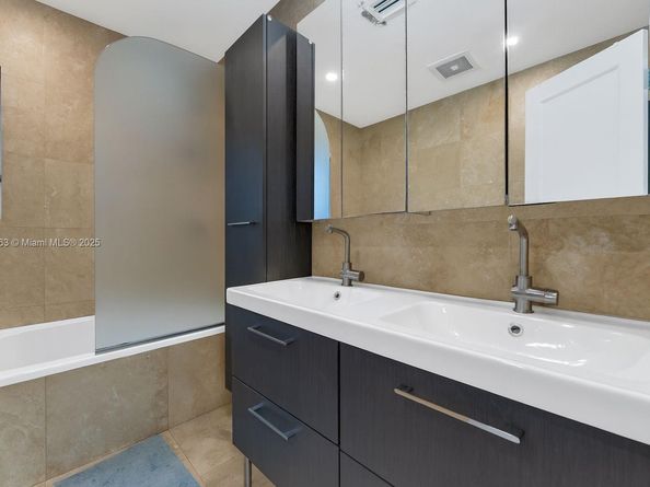 4801 University Dr, Coral Gables FL 33146