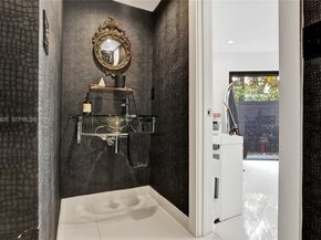 19130 NE 21st Ave, North Miami Beach FL 33179