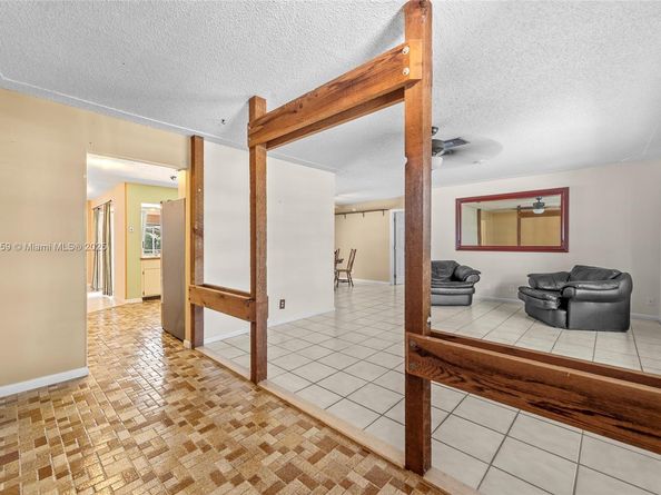 9064 NW 23rd Pl, Coral Springs FL 33065